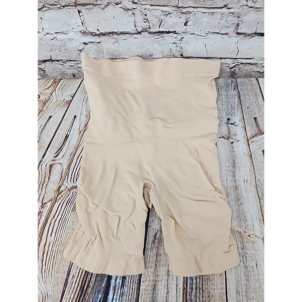 NEW Skims Seamless Sculpt High Waisted Short Size Medium